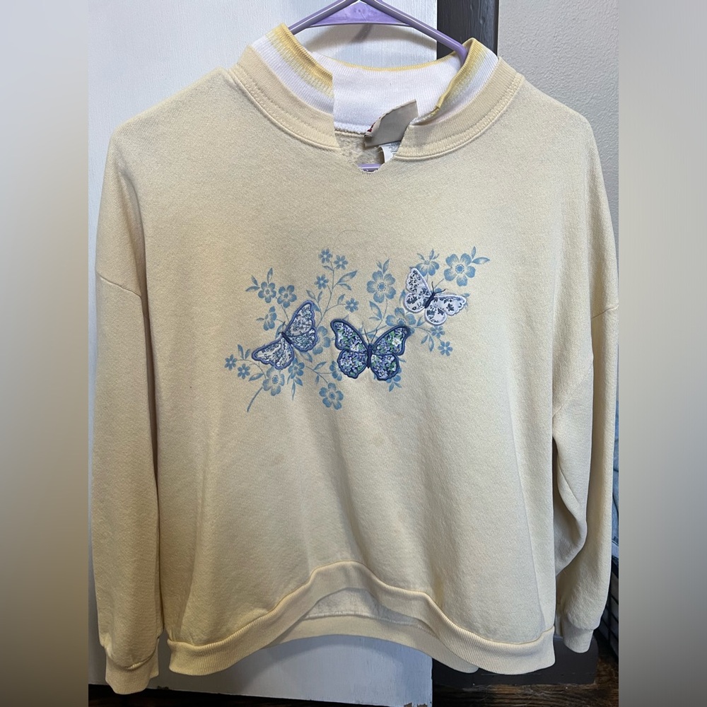 Yellow Butterfly Crewneck Size Small